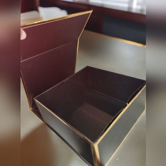 Alexander McQueen Gift Box - Picture 2 of 3